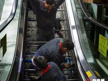 【電梯維修工】滿身油污為安全護(hù)航——扶梯拆解保養(yǎng)小記