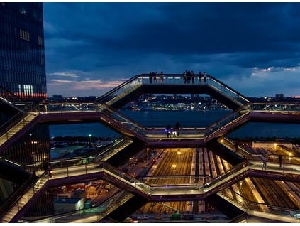 美國(guó)紐約大都會(huì)交通局提前完成線路站點(diǎn)電梯工程