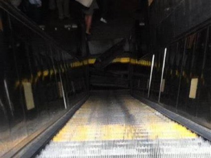 羅馬地鐵站自動(dòng)扶梯最新倒塌事件