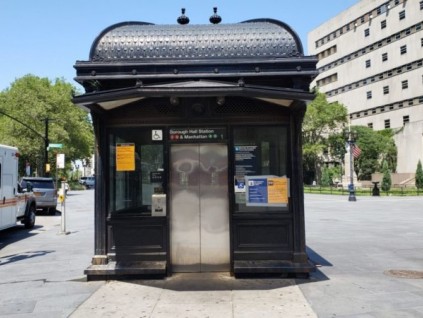 美國(guó)布魯克林地區(qū)地鐵電梯更換