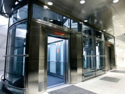 印度少年發(fā)明無接觸電梯按鍵APP