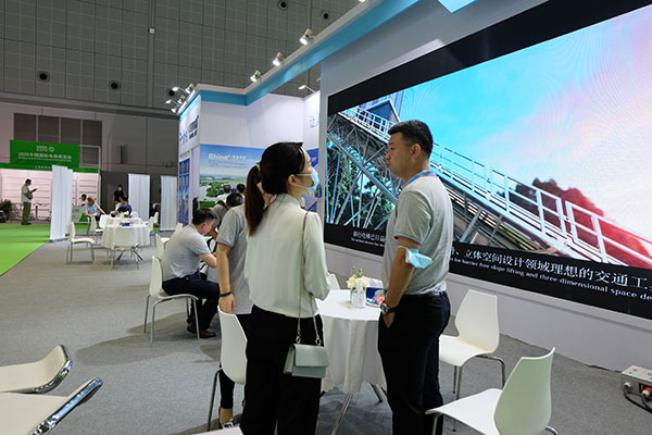 萊茵電梯展位位于6.2號(hào)館6D08展區(qū)，主題為&ldquo;讓人生沒(méi)有險(xiǎn)峰&rdquo;