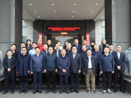 婁底市人民政府趙應(yīng)良副市長一行蒞臨菱王電梯參觀交流