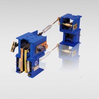 QJB2500XZdD對重安全鉗提拉機構(gòu)（帶滾輪導(dǎo)靴）