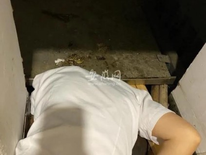 餐梯再發(fā)慘案！餐梯屬于特種設備的范疇，安裝使用需辦理手續(xù)，檢驗合格后才能投入使用