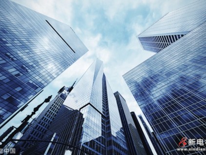 高層業(yè)主吐槽：8層舊樓加裝電梯后悔了，花雙倍價錢換來新麻煩