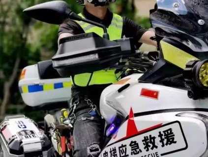 這么拉風(fēng)的電梯搶修救援車，每個電梯人都需要配一輛！