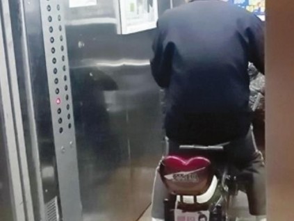 廣東擬禁止電動自行車進入公用電梯