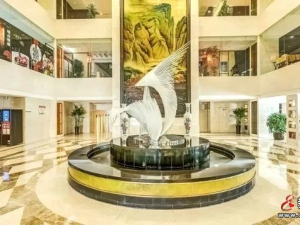 冰城舊梯煥新 迎送更添溫馨 | 巨龍電梯更新改造項(xiàng)目