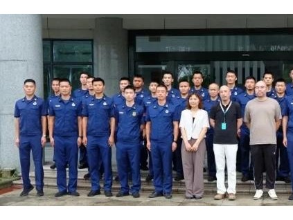 市消防大隊(duì)電梯應(yīng)急救援培訓(xùn)在蘇州萊茵電梯股份有限公司成功舉行