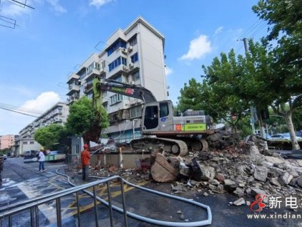 加裝電梯因違建受阻鄰居民們十分苦惱 多部門(mén)立案調(diào)查拆除違建