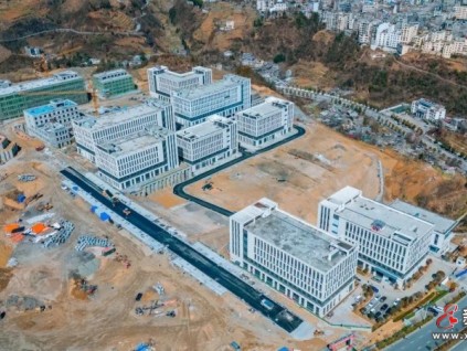 恒達富士大噸位載貨電梯助力云南鎮(zhèn)雄縣易遷后扶紡織服裝產業(yè)園崛起賦能添彩