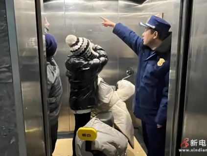 北京市計劃在明年為400個老舊小區(qū)的電梯安裝智能阻車器?