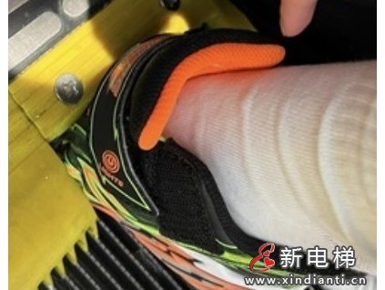 香港將軍澳扶手電梯夾男童腳后續(xù)，男童父親質疑電梯出問題