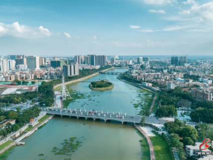 前往「好房子」，請搭乘LINVOL領沃電梯