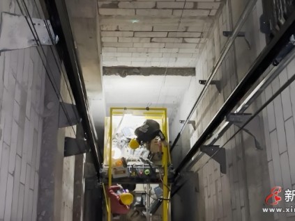 電梯更新拆舊是一項(xiàng)技術(shù)含量高、風(fēng)險(xiǎn)系數(shù)大的特種作業(yè) 需專業(yè)團(tuán)隊(duì)規(guī)范操作