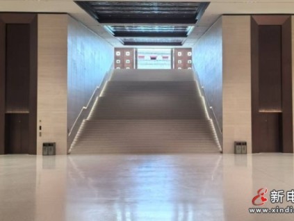 北京豐臺區(qū)首部“斜行電梯”45度斜坡、8.4米高差無障礙通行的創(chuàng)新