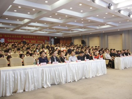 電梯安全進校園，共筑平安成長路 | 遼寧省多部門聯(lián)合開展電梯安全宣傳活動