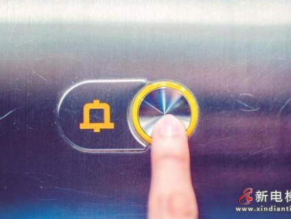 電梯緊急報警裝置長期失靈 江蘇南通電梯維?！白哌^場”