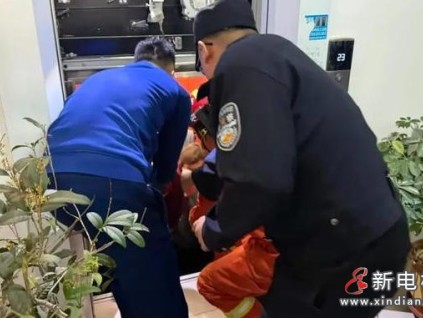 山東臨朐公安大年初一成功處置電梯困人事件，14人安全獲救