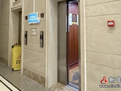 廣西南寧兩小區(qū)電梯遇"上下難" 老舊小區(qū)缺監(jiān)控 新小區(qū)電梯"罷工"
